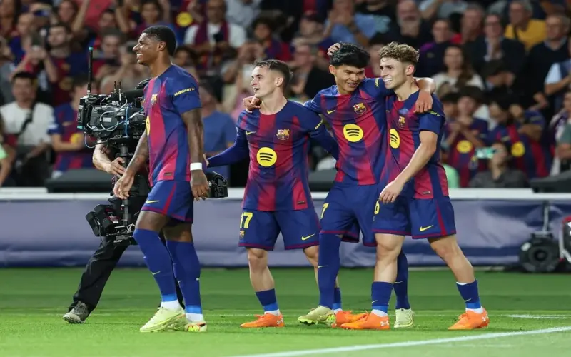 لاعب برشلونة يفكر في الانتقال إلى الدوري السعودي